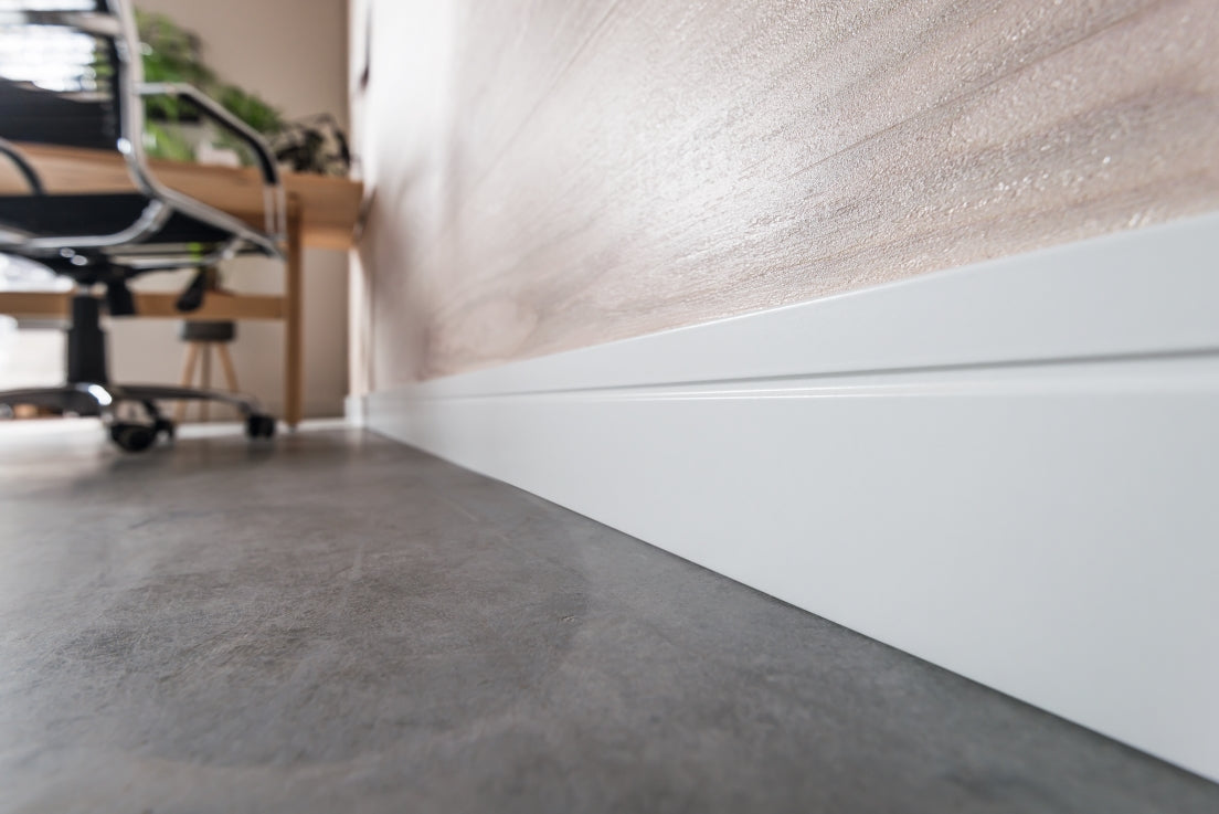 A lifestyle image of the Vox Evera skirting board EV301 in colour white.