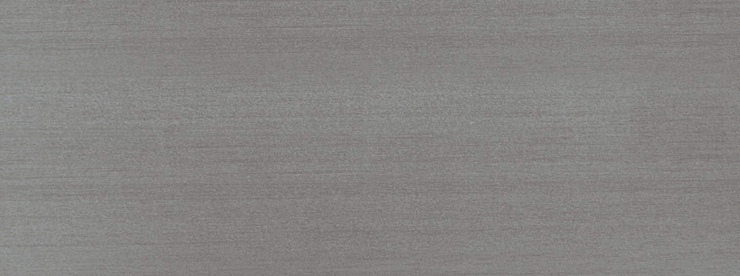 Colour swatch of the Linela skirting board in silver. 